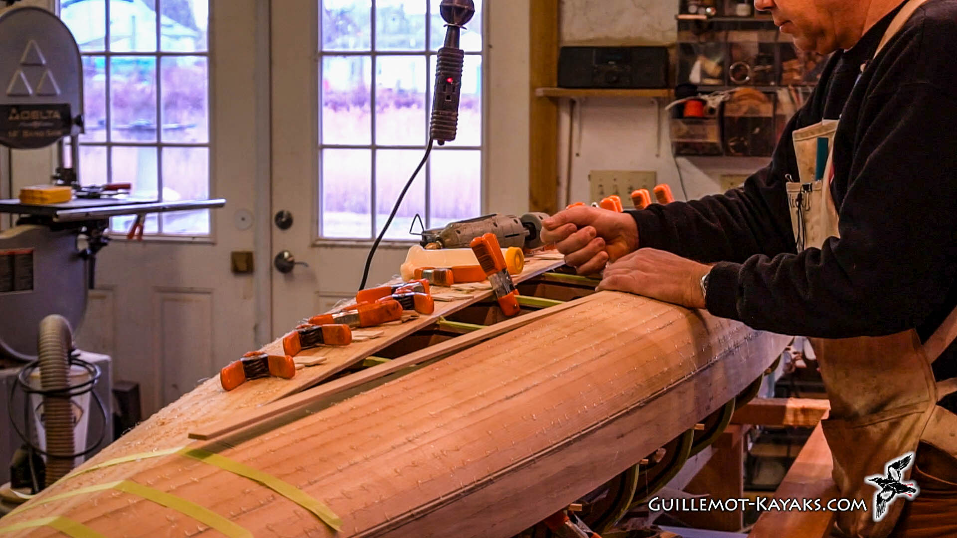 Fitting strips on the bottom of cedar strip kayak